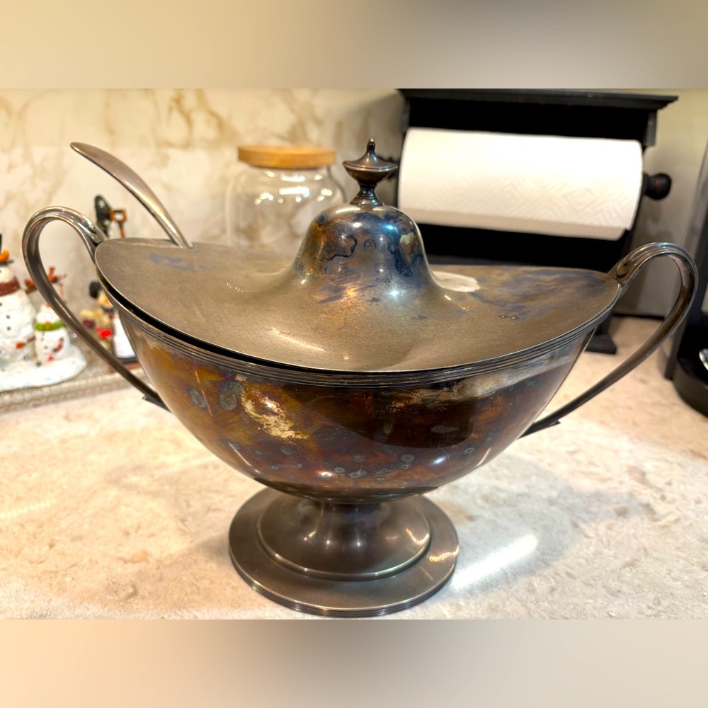 William Hutton & Sons, Sheffield England, silver plated serving bowl and ladle.